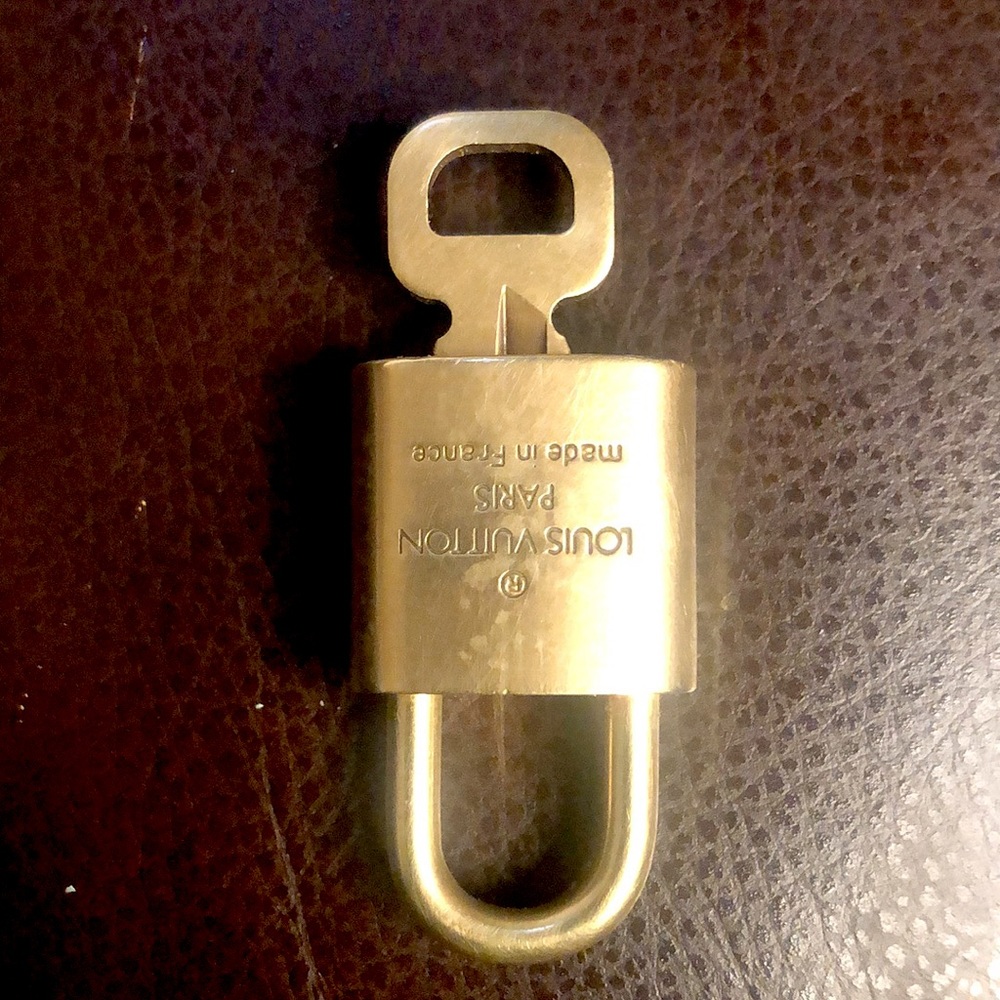 Louis Vuitton LV Gold Padlock Lock & Key 308 - Picture 5 of 13